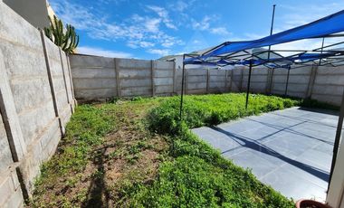 Casa En Venta En El Manzano Tiltil, 3d+3b Y 2e, Condominio Seguro