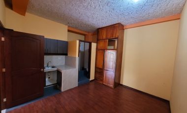 Casa Rentera en Venta con Local Comercial. Ambato