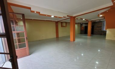 Casa Rentera en Venta con Local Comercial. Ambato