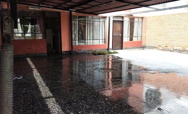 Casa 215 M2, Con Licencia Para Atención Al Publico, Av Alejandro Bertello, Limite Con Pueblo Libre
