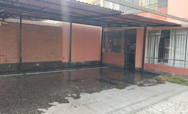 Casa 215 M2, Con Licencia Para Atención Al Publico, Av Alejandro Bertello, Limite Con Pueblo Libre