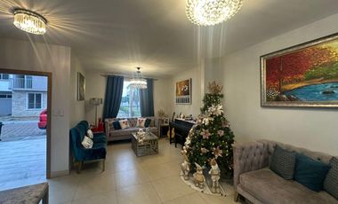 Casa en URB ARBOLETTA con Piscina  via Daule  Salitre