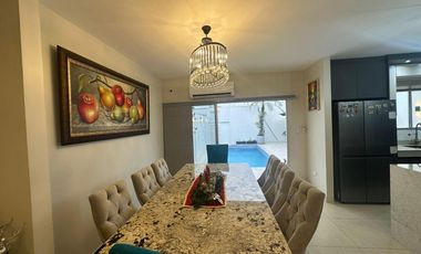 Casa en URB ARBOLETTA con Piscina  via Daule  Salitre