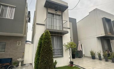 Casa en URB ARBOLETTA con Piscina  via Daule  Salitre