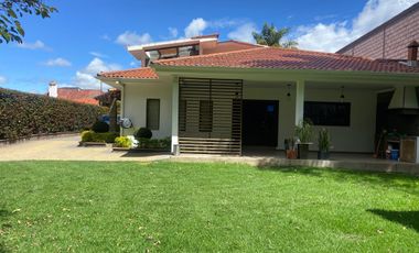 Casa en renta con área verde, Challuabamba