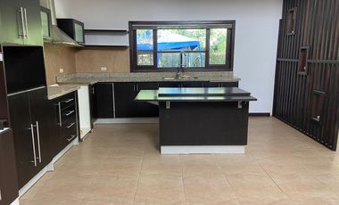 Casa en renta con área verde, Challuabamba