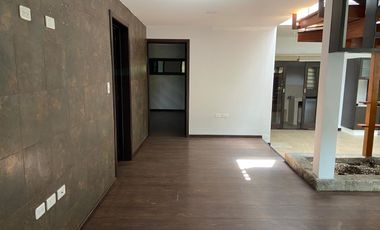 Casa en renta con área verde, Challuabamba