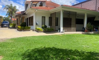 Casa en renta con área verde, Challuabamba