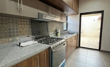 CASA DE UN SOLO NIVEL EN RENTA EN COLONIA PLAN DE AYALA