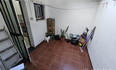Venta casa 6 ambientes con cochera y quincho en Avellaneda