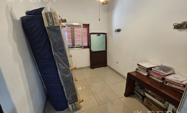 Venta casa 6 ambientes con cochera y quincho en Avellaneda