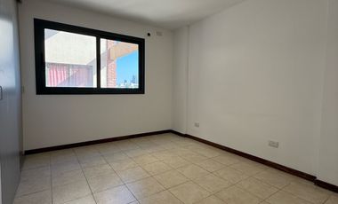 Alquiler - General Paz - 2 Dormitorios y 2 baños- Balcon frente!