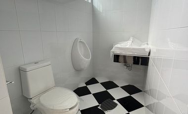 SALÓN DE FIESTAS CON 2 LOCALES COMERCIALES EN QRO. 8