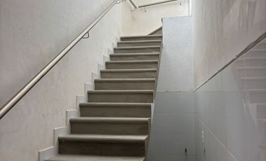 SALÓN DE FIESTAS CON 2 LOCALES COMERCIALES EN QRO. 8