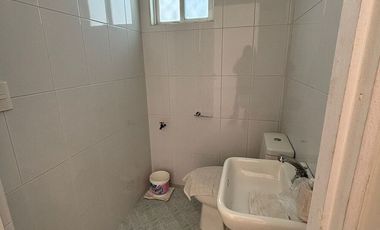 SALÓN DE FIESTAS CON 2 LOCALES COMERCIALES EN QRO. 8