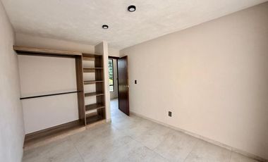 CASA EN VENTA EN AV NIÑOS HEROES