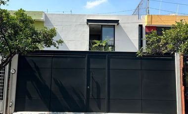 CASA EN VENTA EN AV NIÑOS HEROES