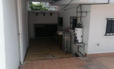 RENTO DEPARTAMENTO AMUEBLADO MUY AMPLIO  EXCELENTE UBICACION