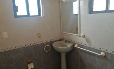 RENTO DEPARTAMENTO AMUEBLADO MUY AMPLIO  EXCELENTE UBICACION