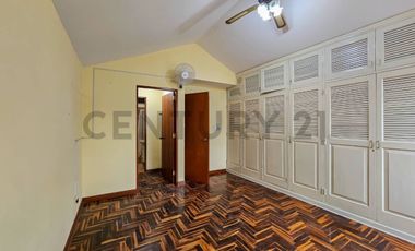 Alquilo casa en Surco para oficina a puerta cerrada, ubicación estratégica