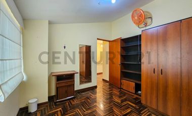 Alquilo casa en Surco para oficina a puerta cerrada, ubicación estratégica