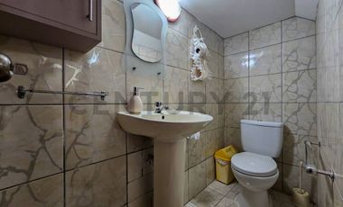 Alquilo casa en Surco para oficina a puerta cerrada, ubicación estratégica