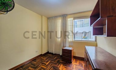 Alquilo casa en Surco para oficina a puerta cerrada, ubicación estratégica