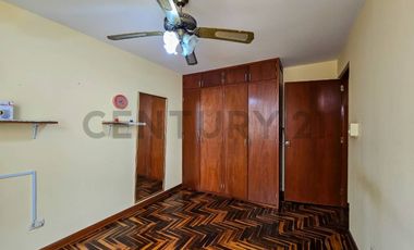 Alquilo casa en Surco para oficina a puerta cerrada, ubicación estratégica