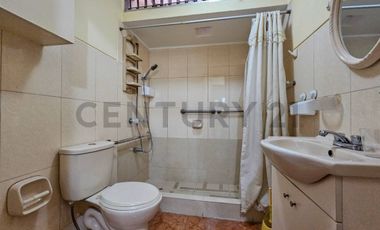 Alquilo casa en Surco para oficina a puerta cerrada, ubicación estratégica