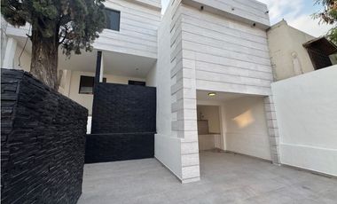 Casa en venta en Lomas del Roble en San Nicolás