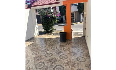 BONITA CASA EN JARDINES DE SAN MIGUEL