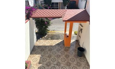 BONITA CASA EN JARDINES DE SAN MIGUEL