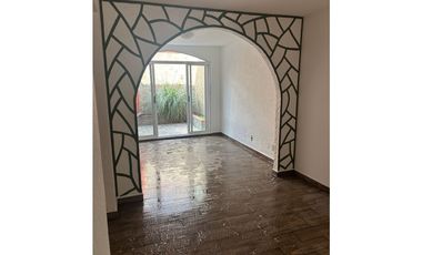 BONITA CASA EN JARDINES DE SAN MIGUEL