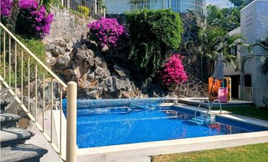 VENTA DE CASA CON ALBERCA EN CONDOMINIO BURGOS BUGAMBILIAS