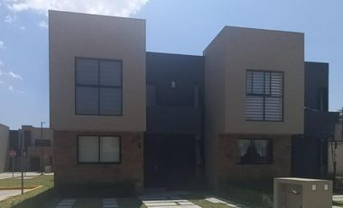 RENTA DE CASA EN RESIDENCIAL AZALEAS SAN MATEO ATENCO