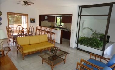 Casa Amoblada en arriendo Girardot Condominio campestre El Peñón