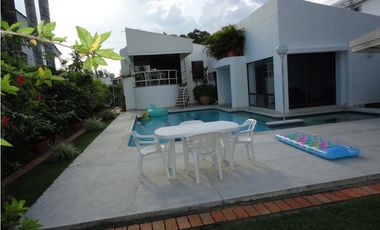 Casa Amoblada en arriendo Girardot Condominio campestre El Peñón