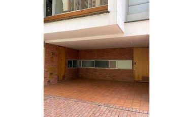 VENTA DE CASA EN EL POBLADO LOS BALSOS REMODELADA.