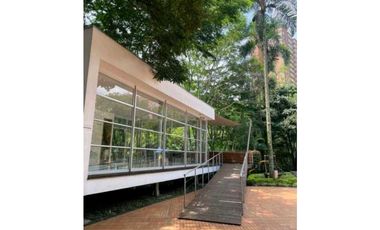 VENTA DE CASA EN EL POBLADO LOS BALSOS REMODELADA.