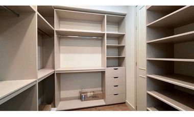 VENTA DE CASA EN EL POBLADO LOS BALSOS REMODELADA.