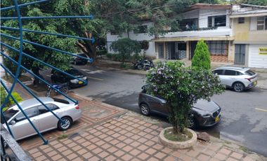 ARRIENDO CASA COMERCIAL EN LA FLORESTA