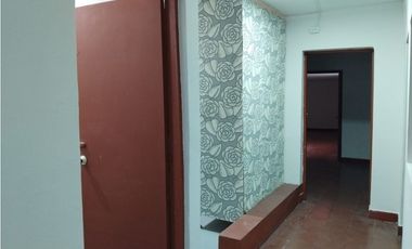 ARRIENDO CASA COMERCIAL EN LA FLORESTA