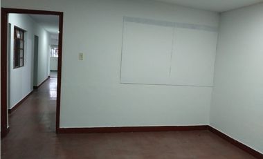 ARRIENDO CASA COMERCIAL EN LA FLORESTA