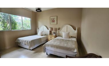 Casa de Lujo en Venta en Buenaventura Frente a la Laguna | JAC-M