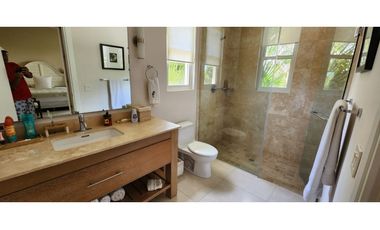 Casa de Lujo en Venta en Buenaventura Frente a la Laguna | JAC-M