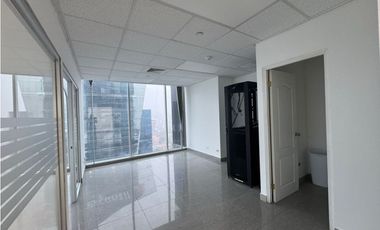 Alquiler de oficina en edificio Global Bank, Calle 50
