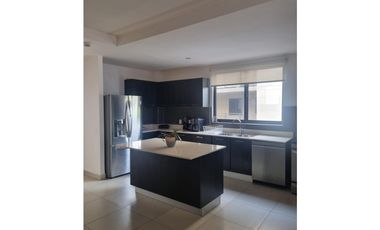 PANAMA PACIFICO / RIVER VALLEY / 170M / 3 HABITACIONES / AMOBLADO