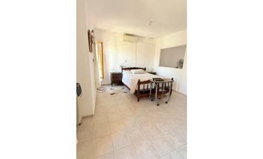 VENDO CASA TRES DORMITORIOS A METROS DE RECTA MARTINOLI