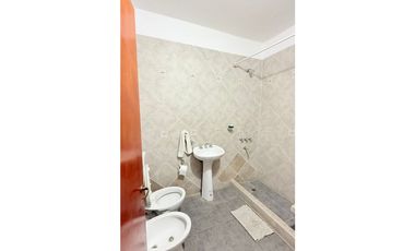 VENDO CASA TRES DORMITORIOS A METROS DE RECTA MARTINOLI