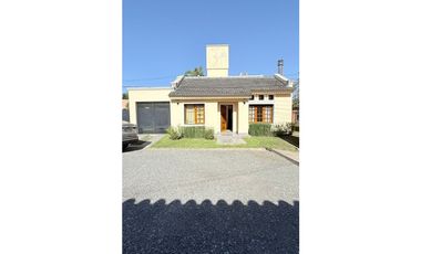 VENDO CASA TRES DORMITORIOS A METROS DE RECTA MARTINOLI